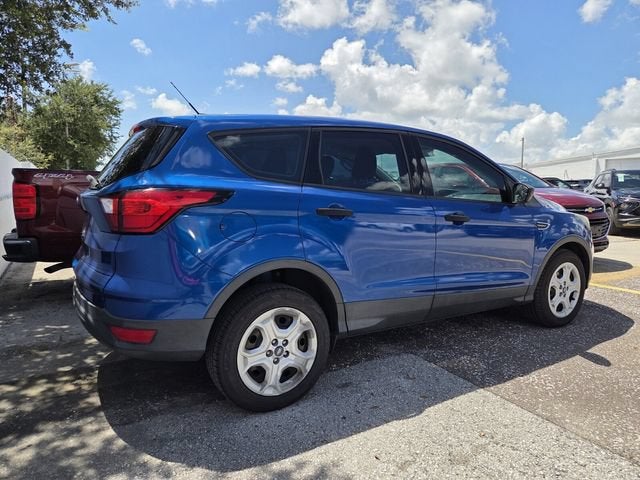 2019 Ford Escape S image 3