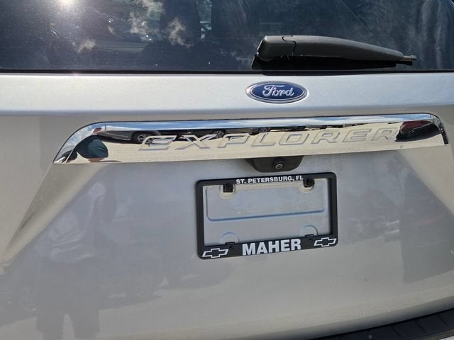 2023 Ford Explorer XLT image 12