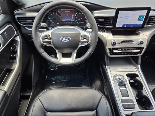 2023 Ford Explorer XLT image 17