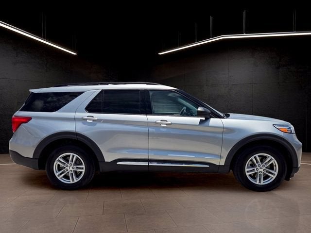 2023 Ford Explorer XLT image 8