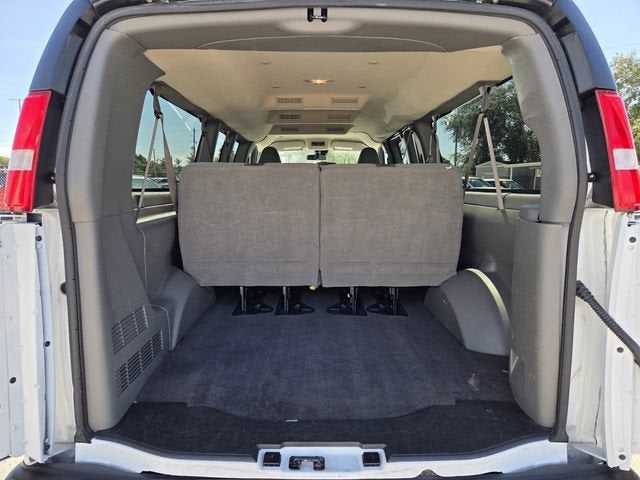 2025 Chevrolet Express Passenger 1LT