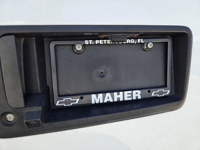 2025 Chevrolet Express Passenger 1LT