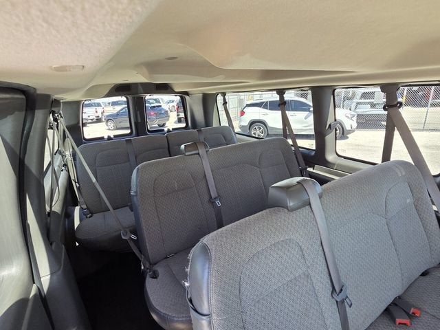 2025 Chevrolet Express Passenger 1LT