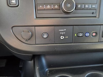 2025 Chevrolet Express Passenger 1LT