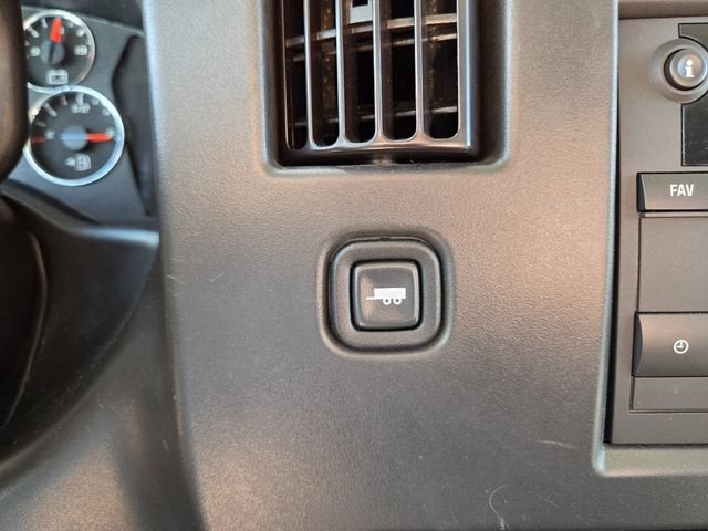 2025 Chevrolet Express Passenger 1LT