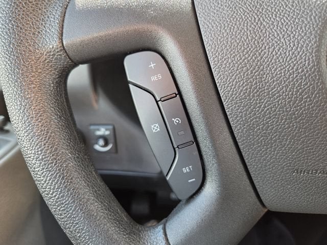 2025 Chevrolet Express Passenger 1LT