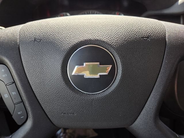 2025 Chevrolet Express Passenger 1LT