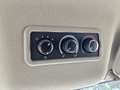 2025 Chevrolet Express Passenger 1LT