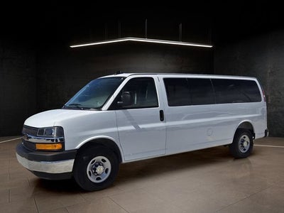 2025 Chevrolet Express Passenger 1LT