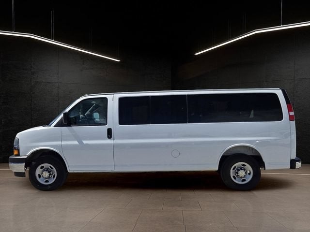 2025 Chevrolet Express Passenger 1LT image 4
