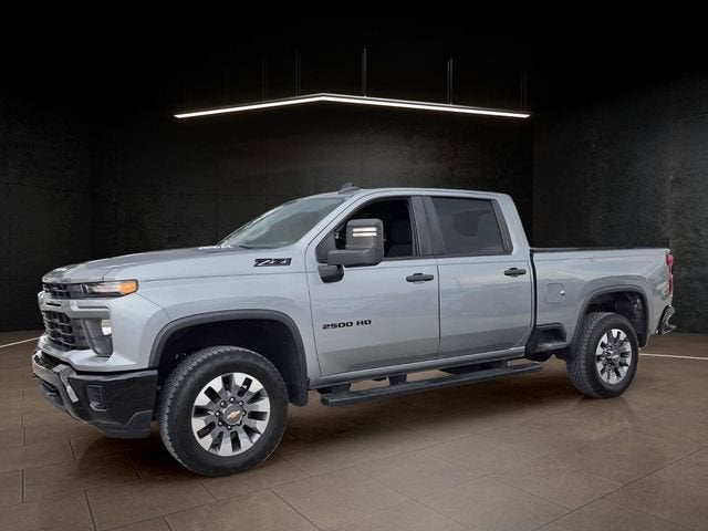 2024 Chevrolet Silverado 2500 HD Custom image 3