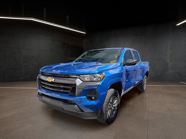 2024 Chevrolet Colorado LT image 3
