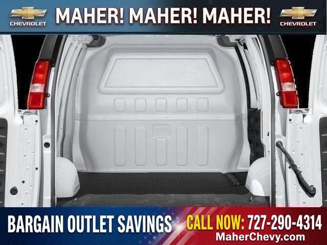 2025 Chevrolet Express Cargo WT