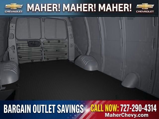 2025 Chevrolet Express Cargo WT