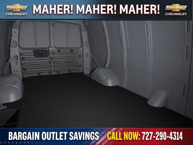 2025 Chevrolet Express Cargo WT