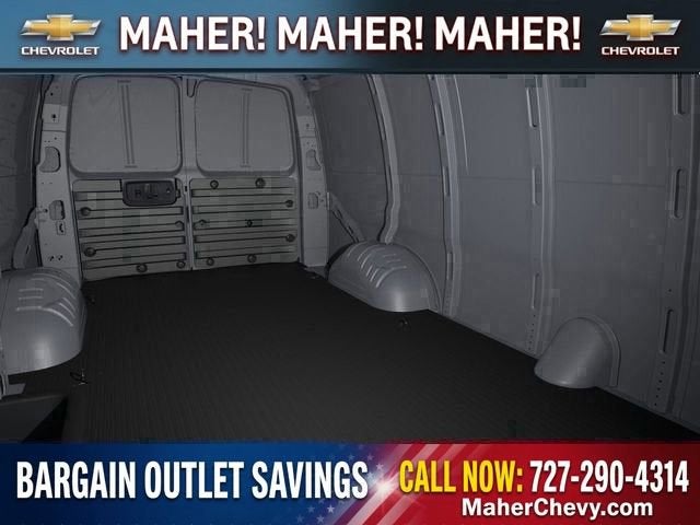 2025 Chevrolet Express Cargo WT