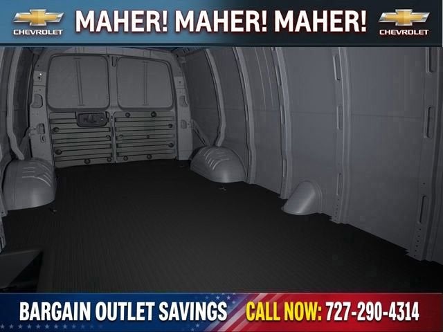 2025 Chevrolet Express Cargo WT