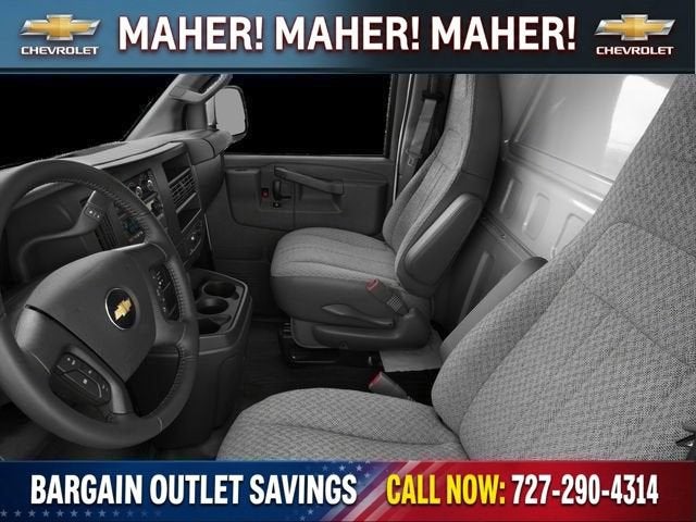 2025 Chevrolet Express Cargo WT