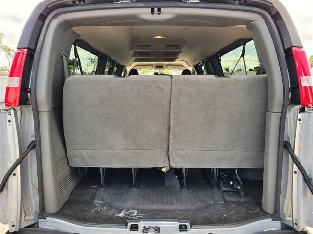 2022 GMC Savana Passenger 3500 LS