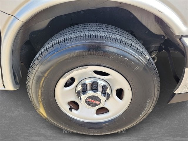 2022 GMC Savana Passenger 3500 LS