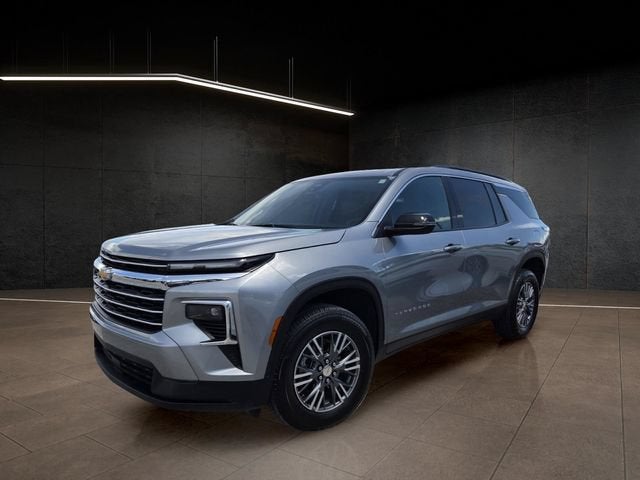 2025 Chevrolet Traverse LT image 3
