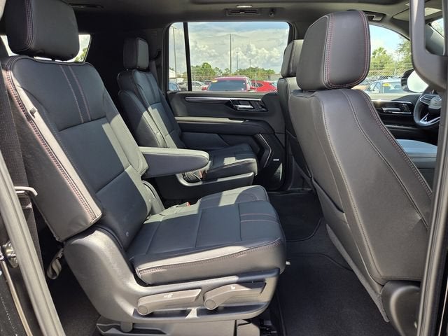 2025 Chevrolet Suburban RST
