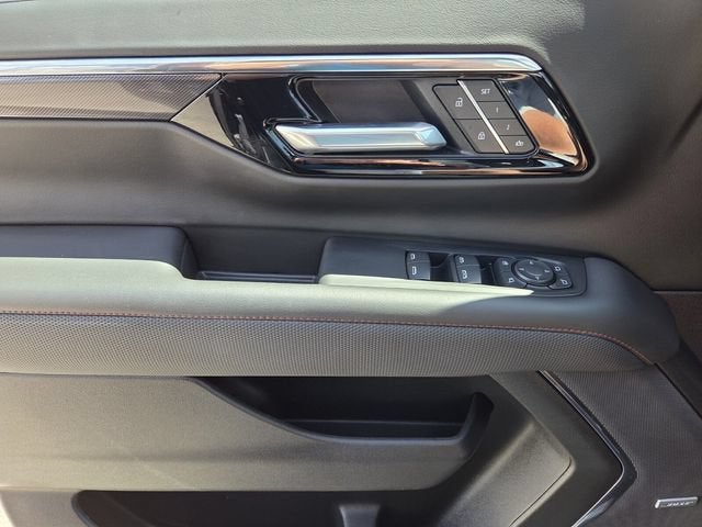 2025 Chevrolet Suburban RST