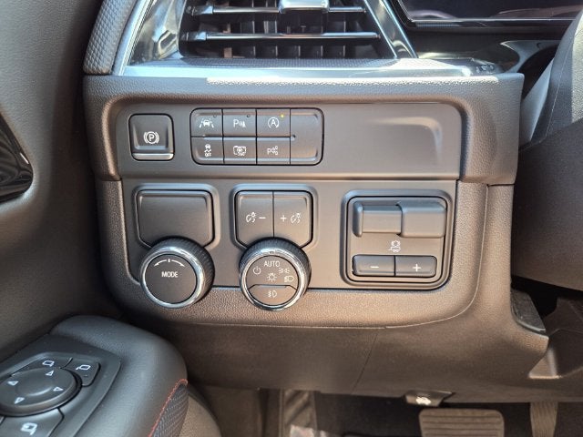 2025 Chevrolet Suburban RST
