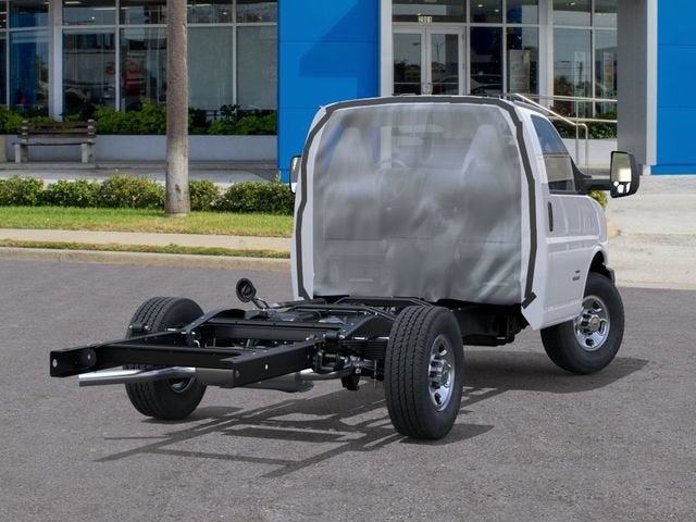 2026 Chevrolet Express Cutaway 3500 1WT image 4