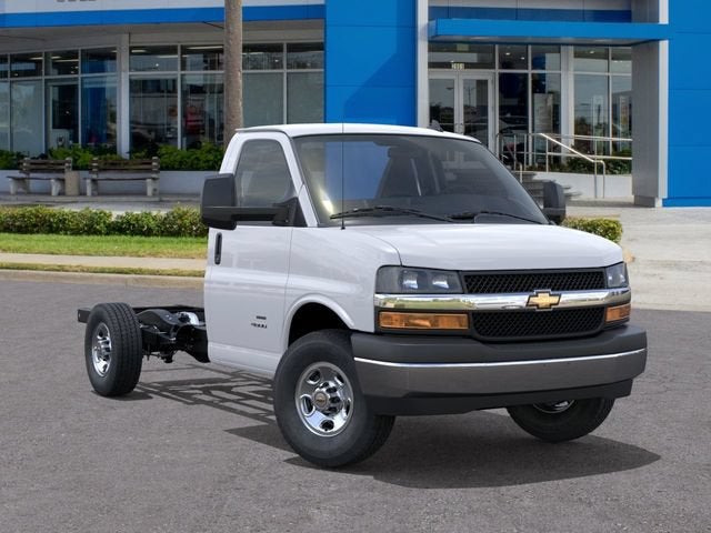 2026 Chevrolet Express Cutaway 3500 1WT
