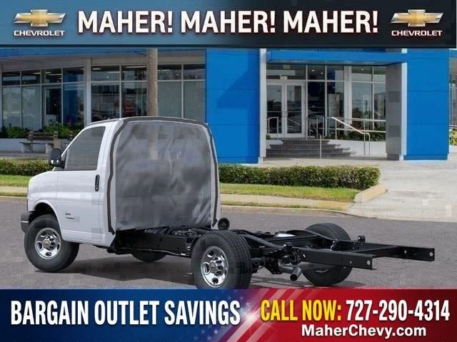 2025 Chevrolet Express Cutaway 3500 1WT