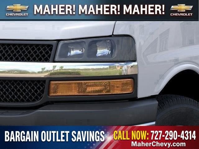 2025 Chevrolet Express Cutaway 3500 1WT