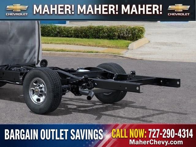 2025 Chevrolet Express Cutaway 3500 1WT