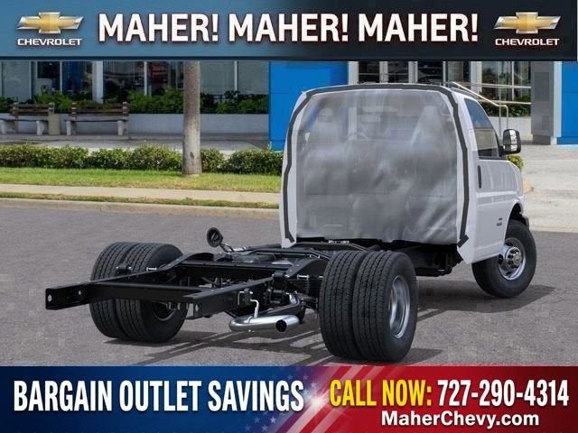 2025 Chevrolet Express Cutaway 3500 1WT