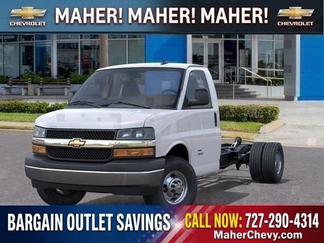 2025 Chevrolet Express Cutaway 3500 1WT