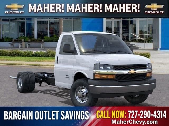 2025 Chevrolet Express Cutaway 3500 1WT