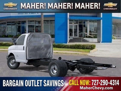 2025 Chevrolet Express Cutaway 3500 1WT