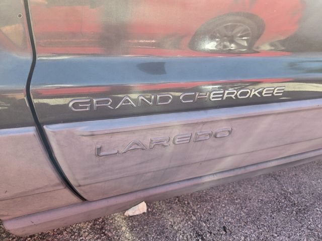 2002 Jeep Grand Cherokee Laredo image 4