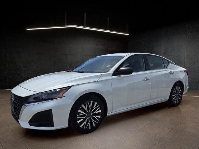 2025 Nissan Altima SV image 3