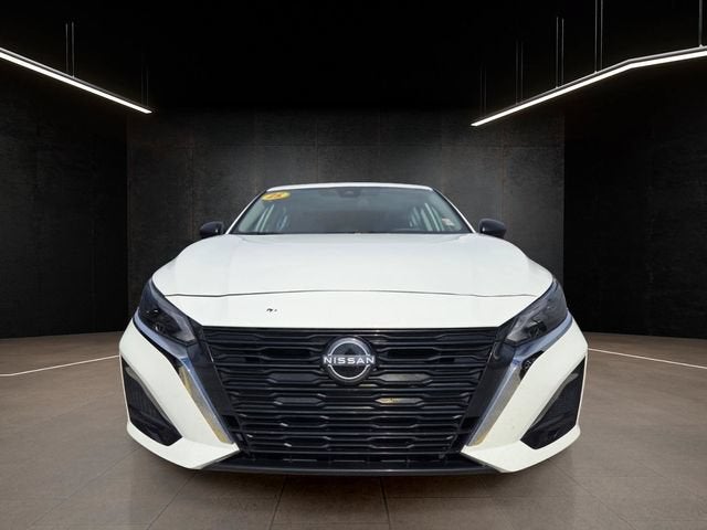 2025 Nissan Altima SV image 2