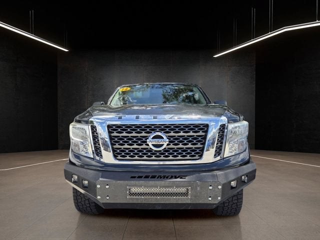 2018 Nissan TITAN SV