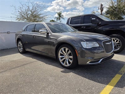 2019 Chrysler 300 Touring