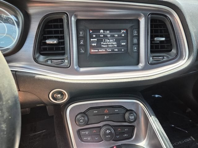 2015 Dodge Challenger SXT