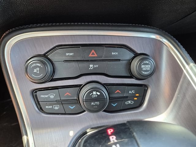 2015 Dodge Challenger SXT
