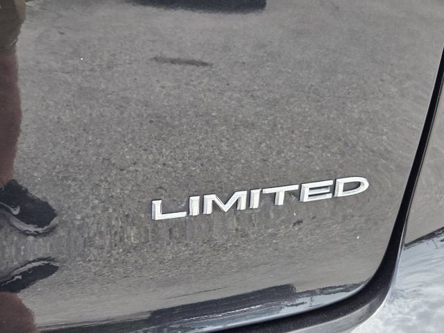 2023 Chrysler Pacifica Limited image 14
