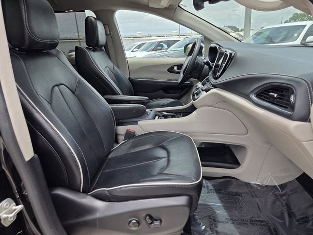 2023 Chrysler Pacifica Limited image 21