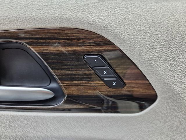 2023 Chrysler Pacifica Limited image 24
