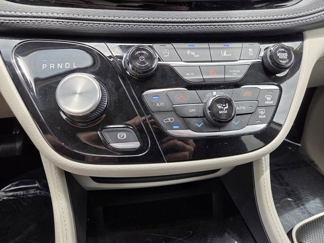 2023 Chrysler Pacifica Limited image 30
