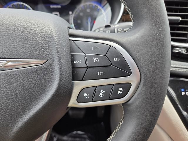 2023 Chrysler Pacifica Limited image 34