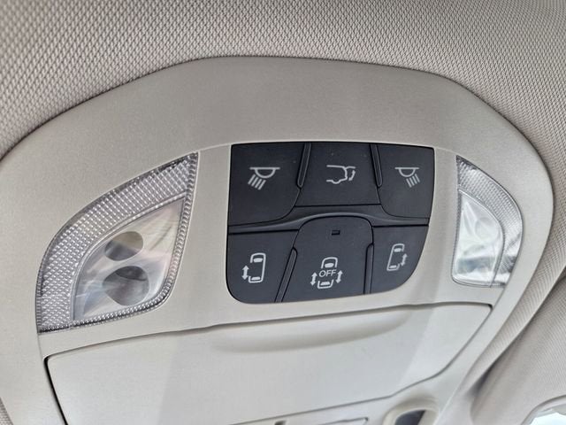 2023 Chrysler Pacifica Limited image 36